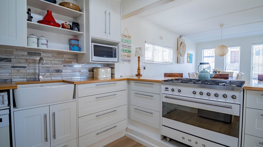 4 Bedroom Property for Sale in Yzerfontein Western Cape
